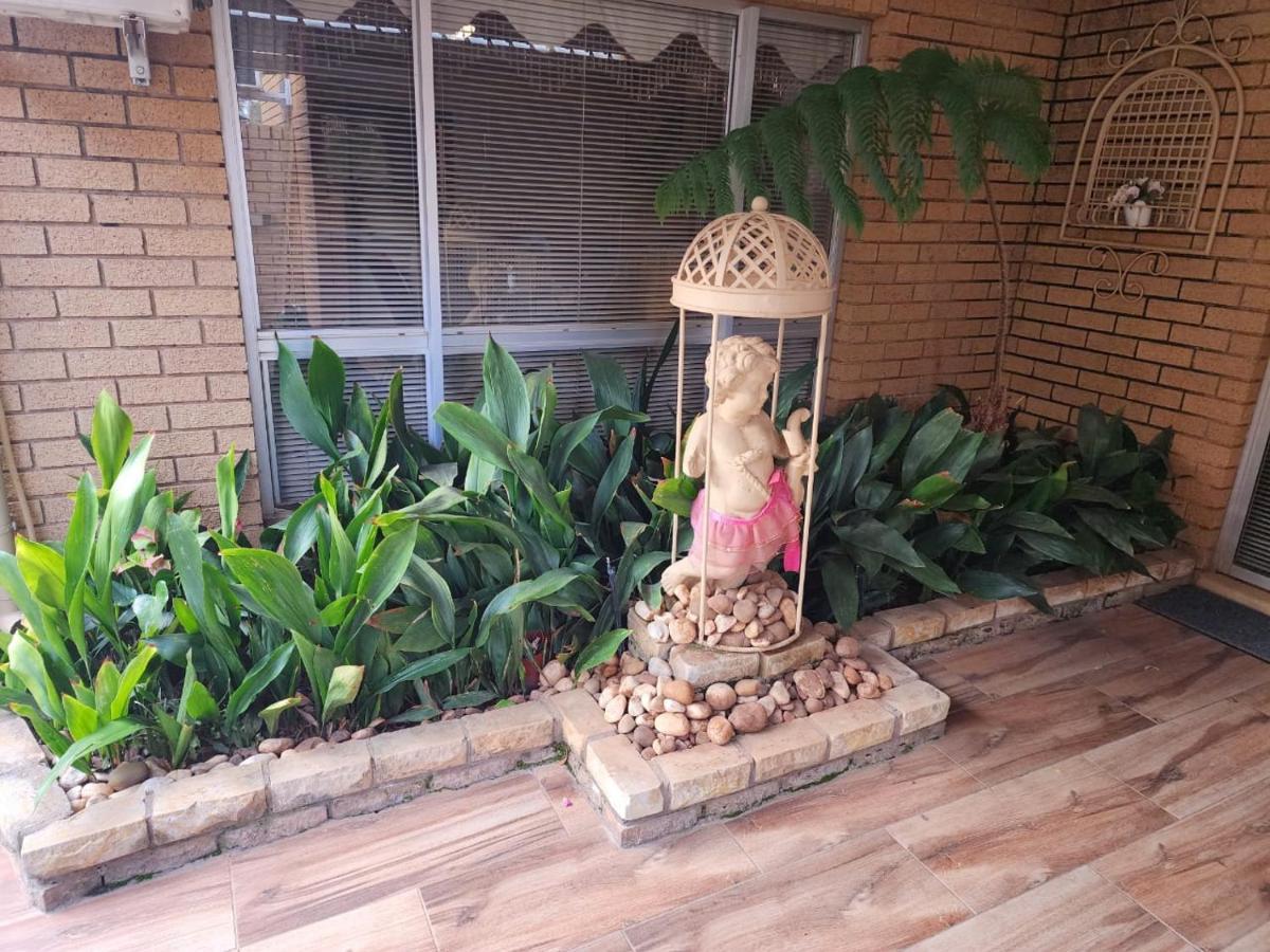 Villa Rose Cottages Bloemfontein Exteriör bild